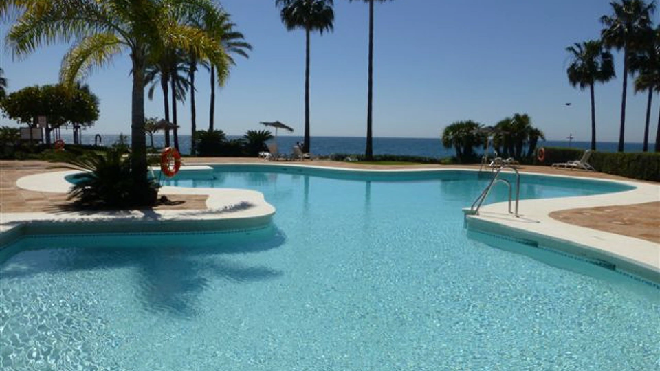 Ground Floor Apartment for short term rent in Alcazaba Beach, Estepona East