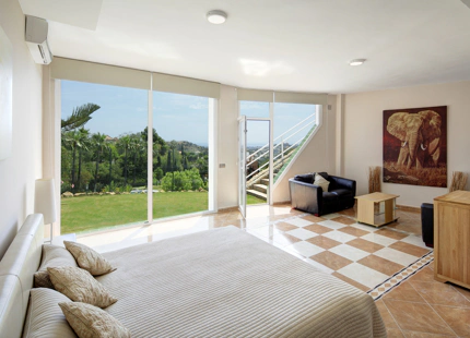 Villa for sale in La Quinta, Benahavis