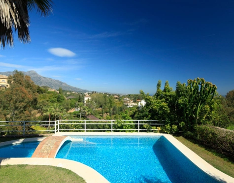 Villa for sale in La Quinta, Benahavis