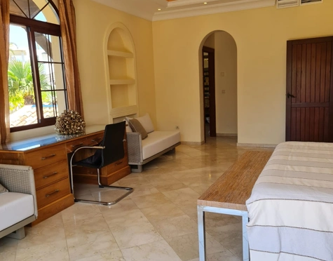 Villa en alquiler a corta temporada en Costalita, Estepona East