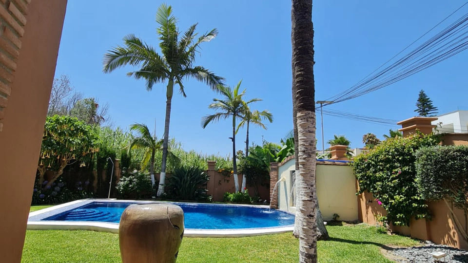 Villa en alquiler larga temporada en Costalita, Estepona Este