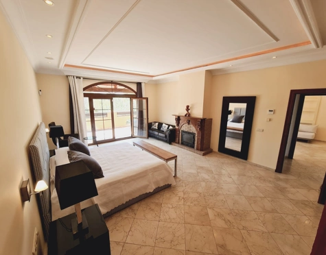 Villa en alquiler a corta temporada en Costalita, Estepona East
