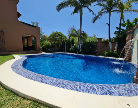 LUXURIOUS BEACHSIDE VILLA FOR RENT IN COSTALITA