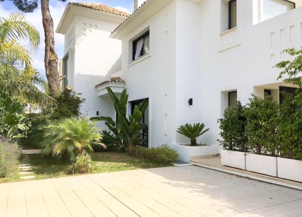 Villa for long term rent in Marbella - Puerto Banus