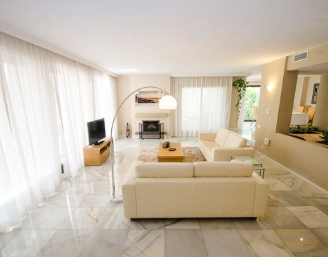 Villa en alquiler a corta temporada en Marbella - Puerto Banus