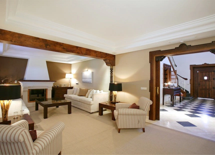 Villa for sale in Benahavis