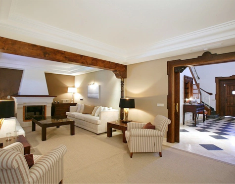 Villa for sale in Benahavis