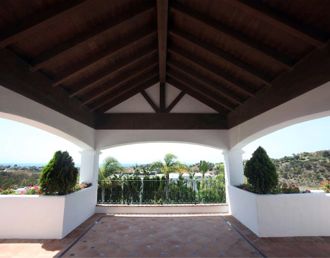 Villa for sale in Benahavis