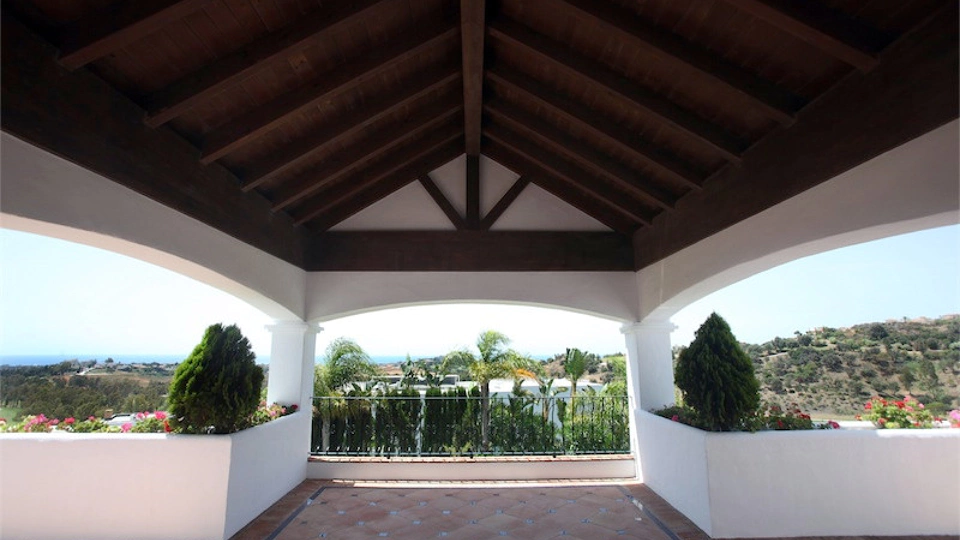 Villa for sale in Benahavis