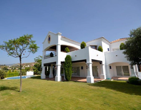 Villa for sale in Benahavis