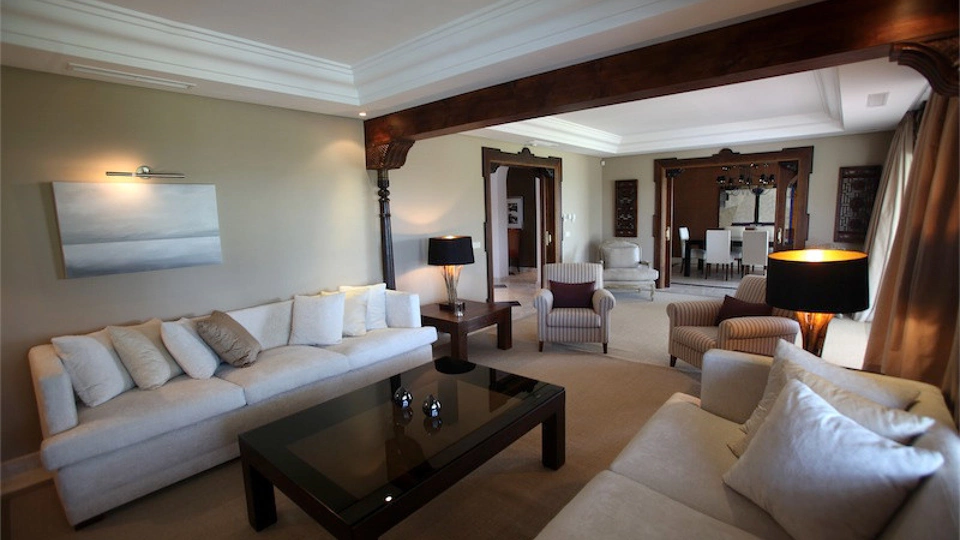 Villa for sale in Benahavis