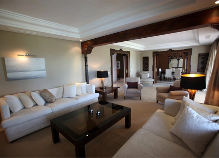 Villa for sale in Benahavis