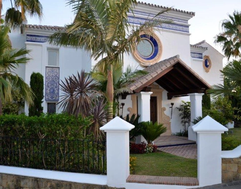 Villa for sale in Benahavis