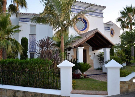 Villa for sale in Benahavis