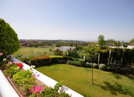 Villa for sale in Benahavis