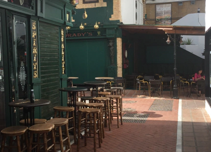 Bar en venta en Marbella - Puerto Banus