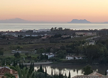 Villa for sale in Benahavis