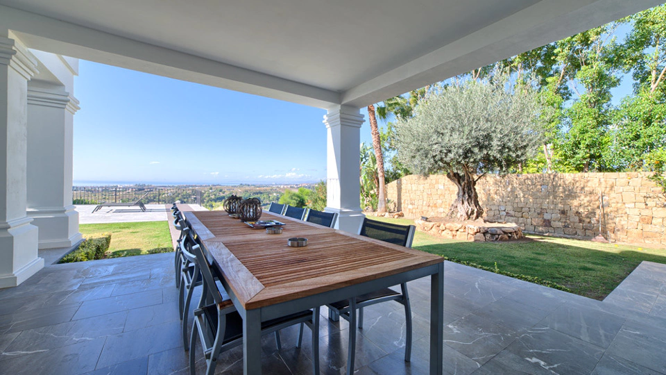 Villa for sale in Benahavis