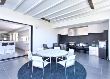 Villa for sale in Benahavis