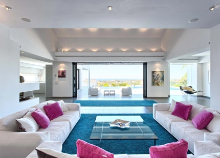 Villa for sale in Benahavis