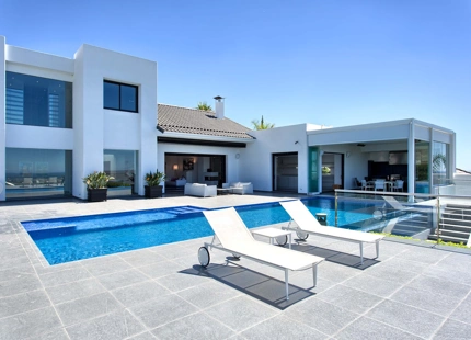 Villa for sale in Benahavis