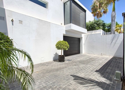 Villa for sale in Benahavis
