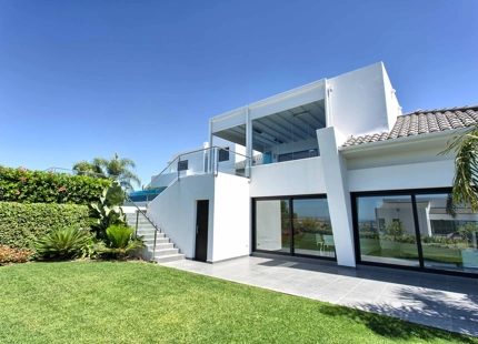 Villa for sale in Benahavis