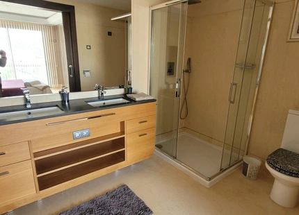 Apartment for sale in Benahavis