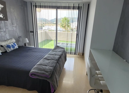 Apartment for sale in Benahavis