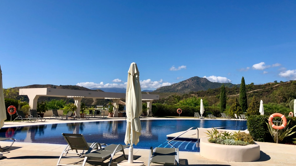 Apartment for sale in Benahavis