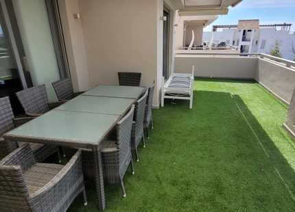 Apartment for sale in Benahavis