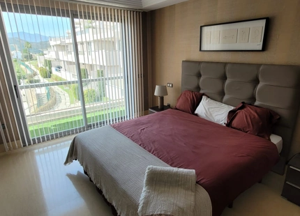 Apartment for sale in Benahavis