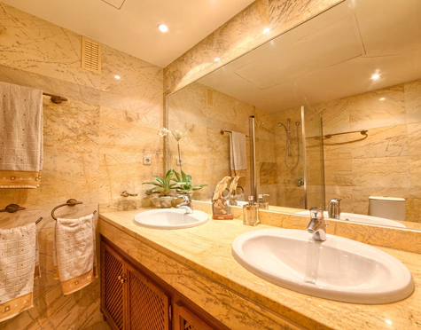 Penthouse for sale in Benahavis