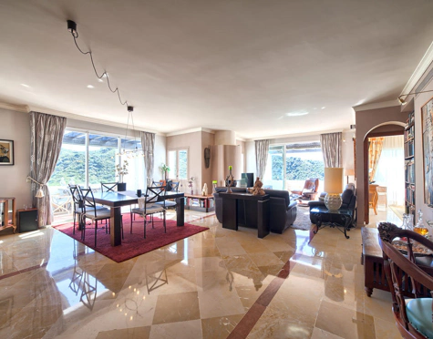 Penthouse for sale in Benahavis