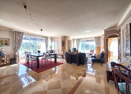 Penthouse for sale in Benahavis