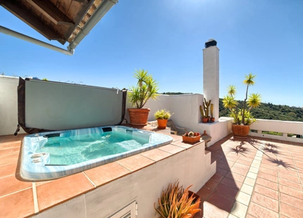 Penthouse for sale in Benahavis