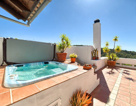 Penthouse for sale in Benahavis