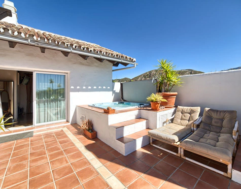 Penthouse for sale in Benahavis