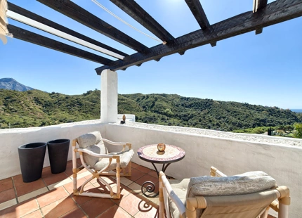 Penthouse for sale in Benahavis