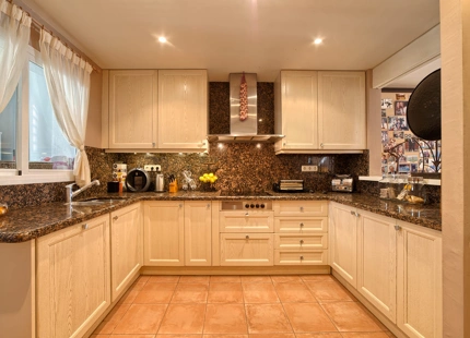 Penthouse for sale in Benahavis