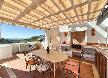 Penthouse for sale in Benahavis