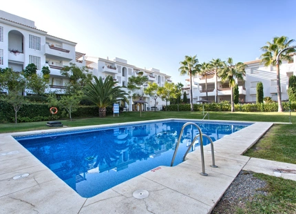 Apartamento en alquiler a corta temporada en New Golden Mile, Estepona Este