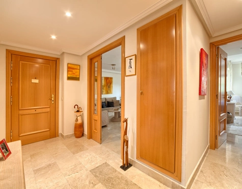 Apartamento en alquiler a corta temporada en New Golden Mile, Estepona East