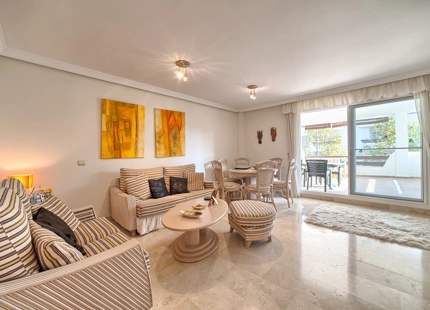 Apartamento en alquiler a corta temporada en New Golden Mile, Estepona Este