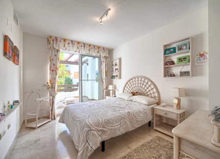 Apartamento en alquiler a corta temporada en New Golden Mile, Estepona Este