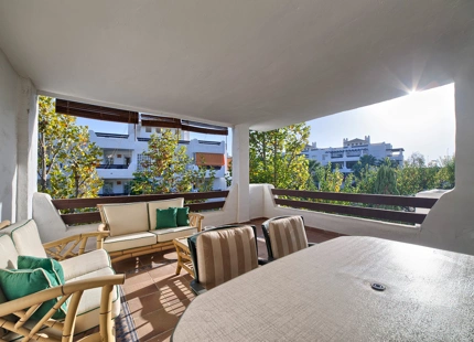 Apartamento en alquiler a corta temporada en New Golden Mile, Estepona Este