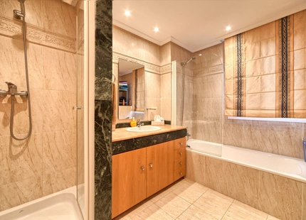 Apartamento en alquiler a corta temporada en New Golden Mile, Estepona Este