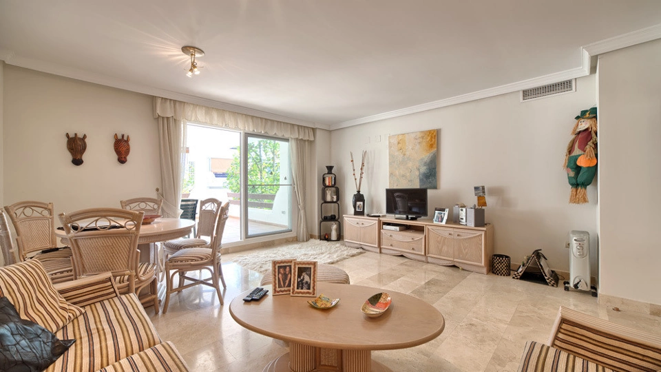 Apartamento en alquiler a corta temporada en New Golden Mile, Estepona Este