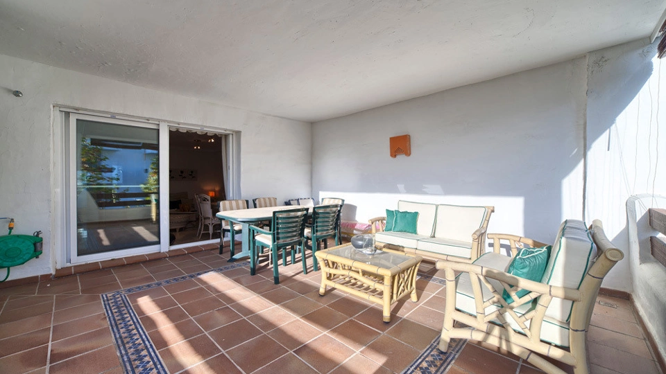 Apartamento en alquiler a corta temporada en New Golden Mile, Estepona Este
