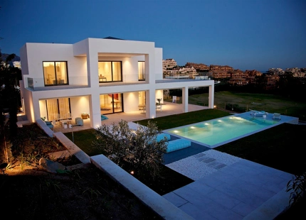 Villa for sale in Benahavis